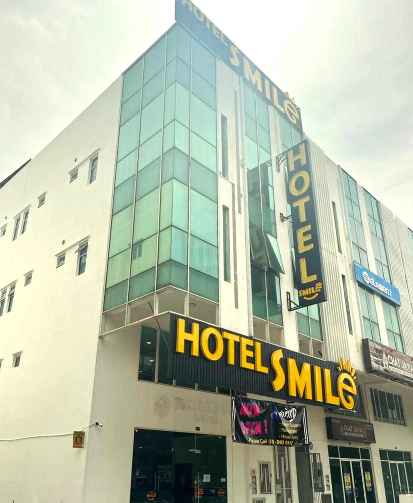 Smile Hotel Subang Airport Shah Alam Exterior foto